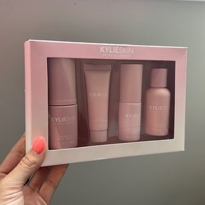Kylie Skin Care Set